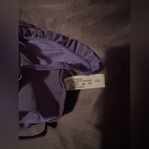 Woman bathing suit - Picture 4 of 4